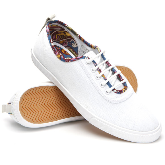Pretty Green Mens White Pretty Green Paisley Trim Pump main image
