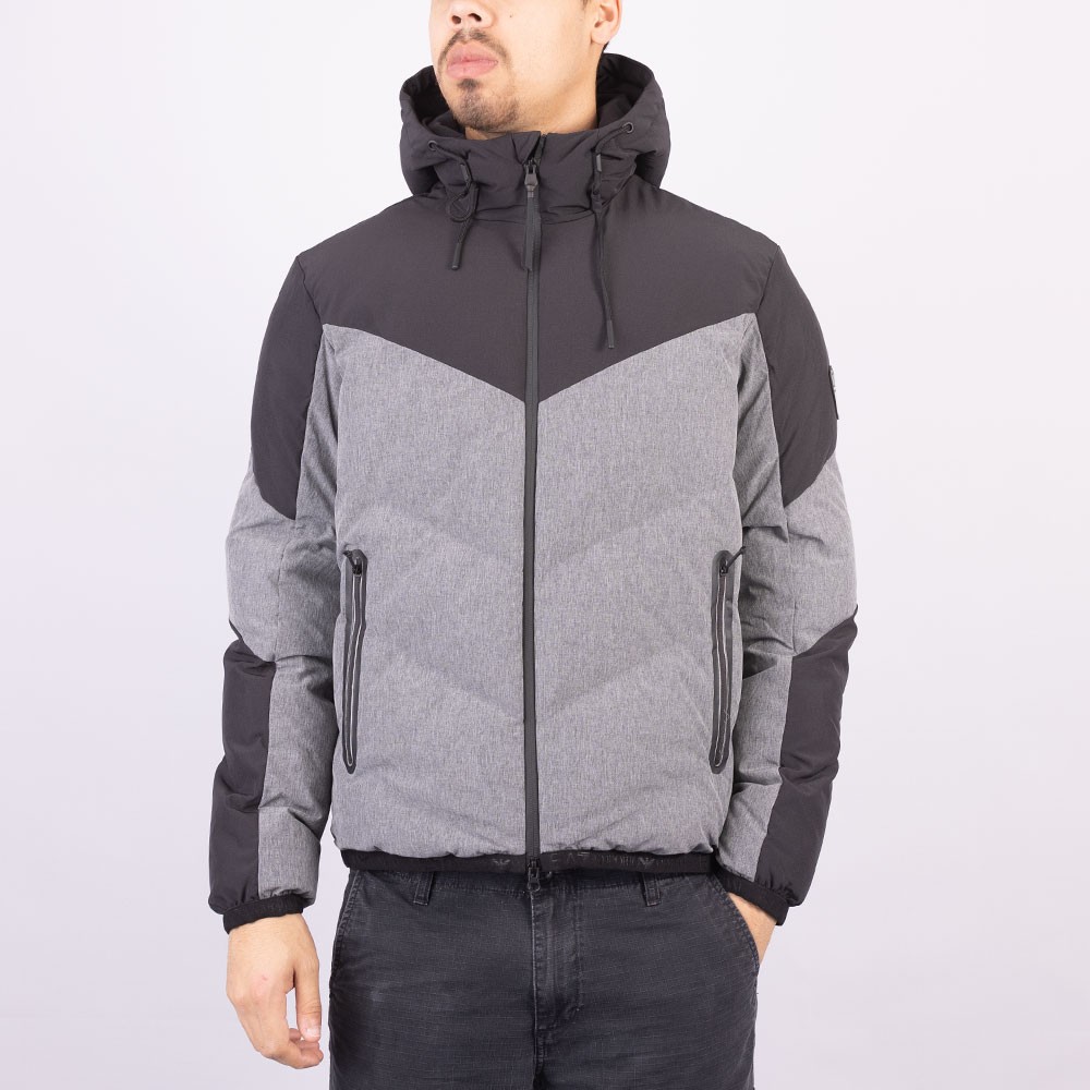 EMPORIO ARMANI EA7（エンポリオアルマーニイーエーセブン）の