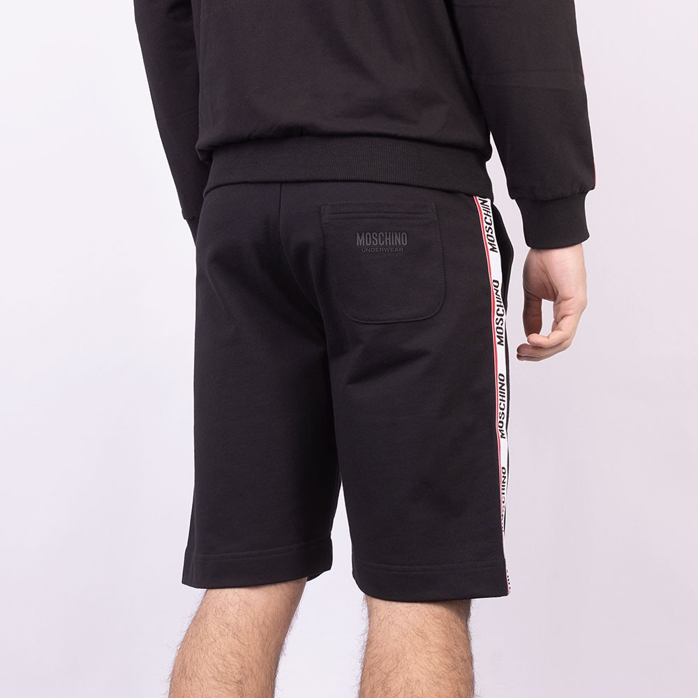 【送料&関税込】Moschino Logo Print Sweatshorts nm_4290187_100380_m