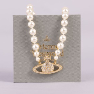 One Row Pearl Bas Relief Choker