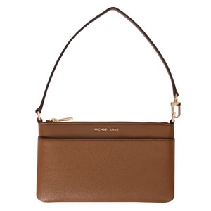 Jet Set Medium Pebbled Leather Wristlet