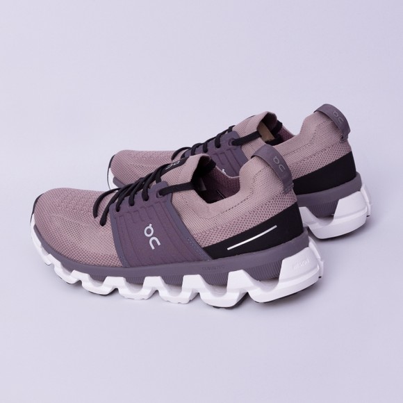 On Running Womens Black Cloudswift3 Trainer main image